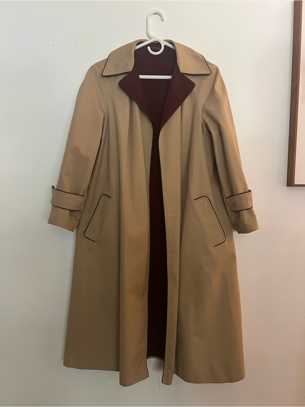 VINTAGE- Etienne Aigner Beige & Burgundy Reversible Trench Coat - Picture 3 of 6